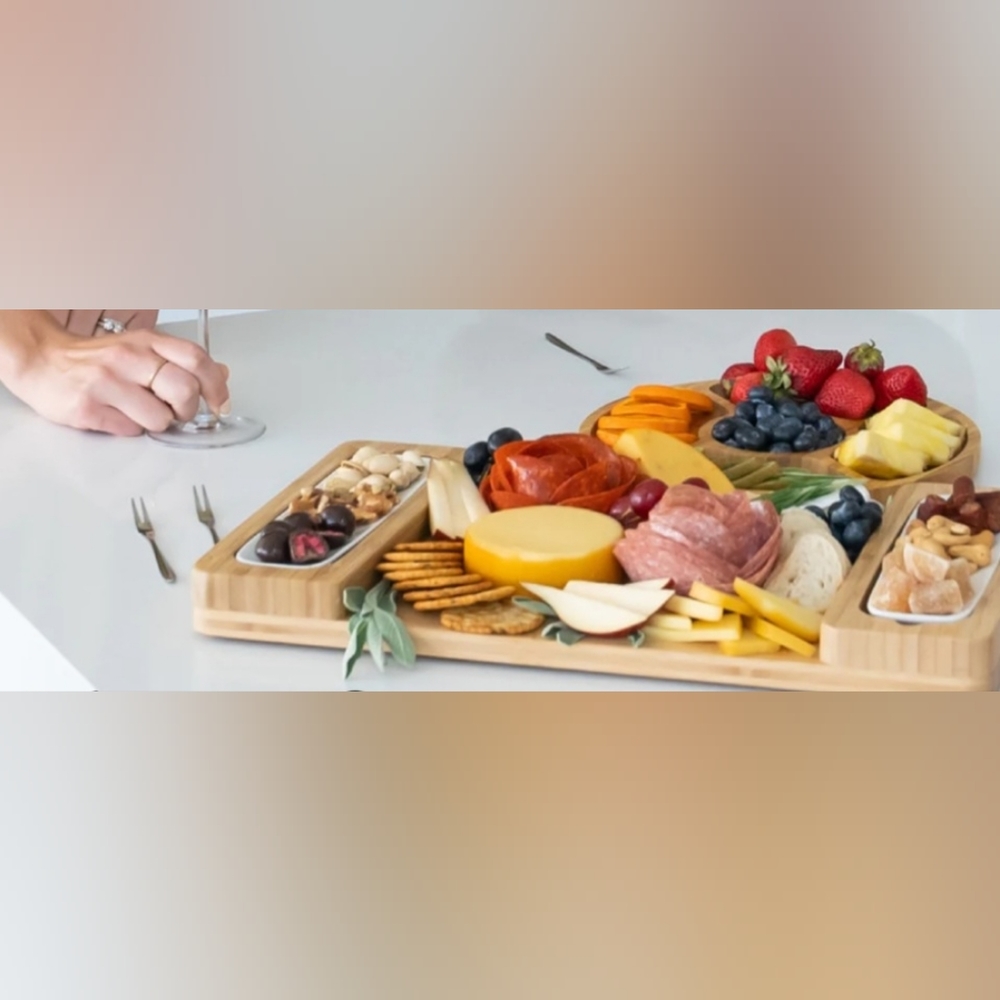 Smirly Cheese 🧀 Board (New Sealed)